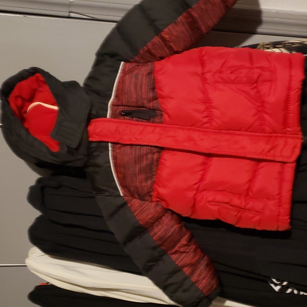 Xersion coat.Child 2T. Red,Black